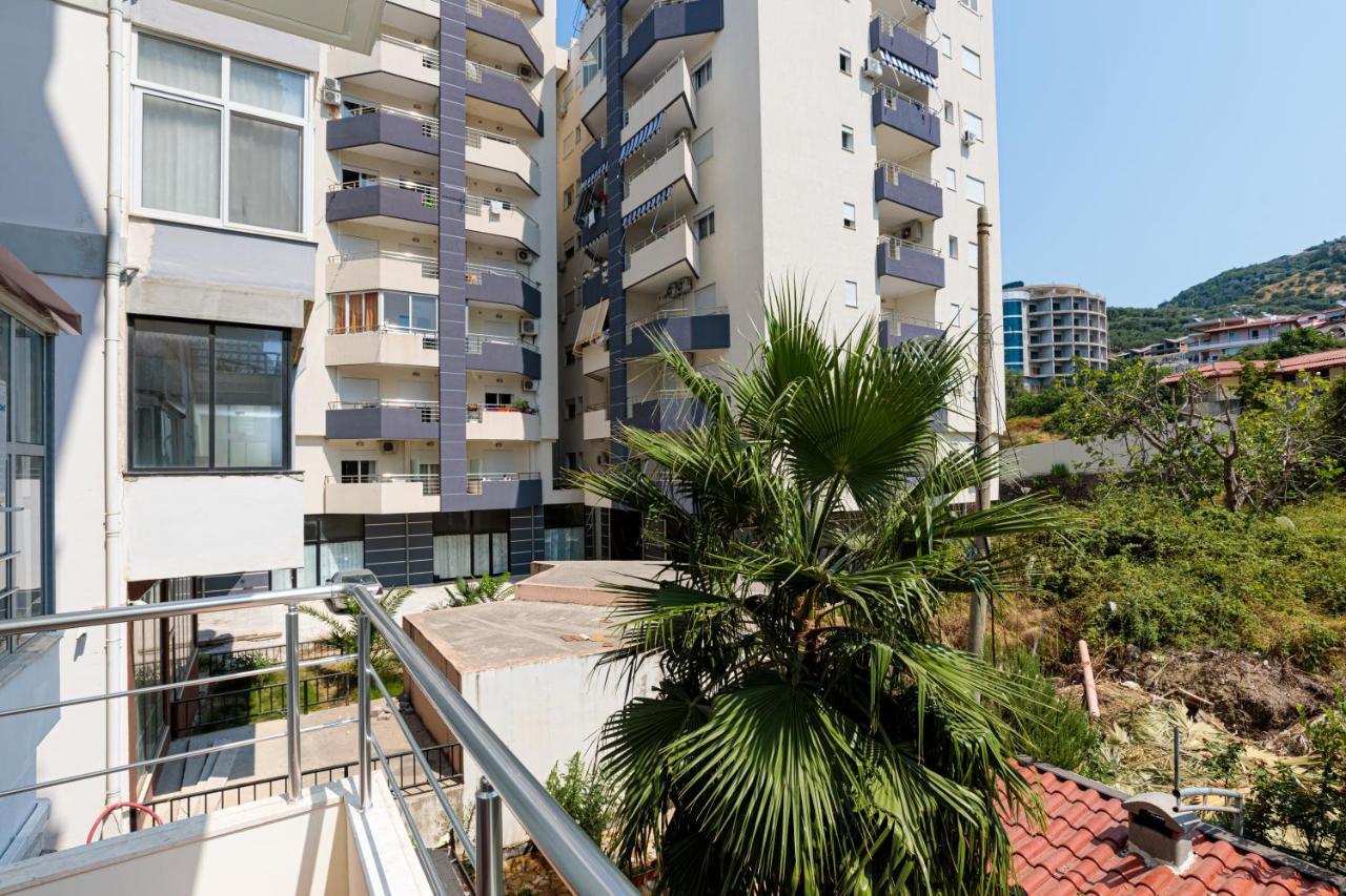 Hotel Aglon Vlorë Екстериор снимка