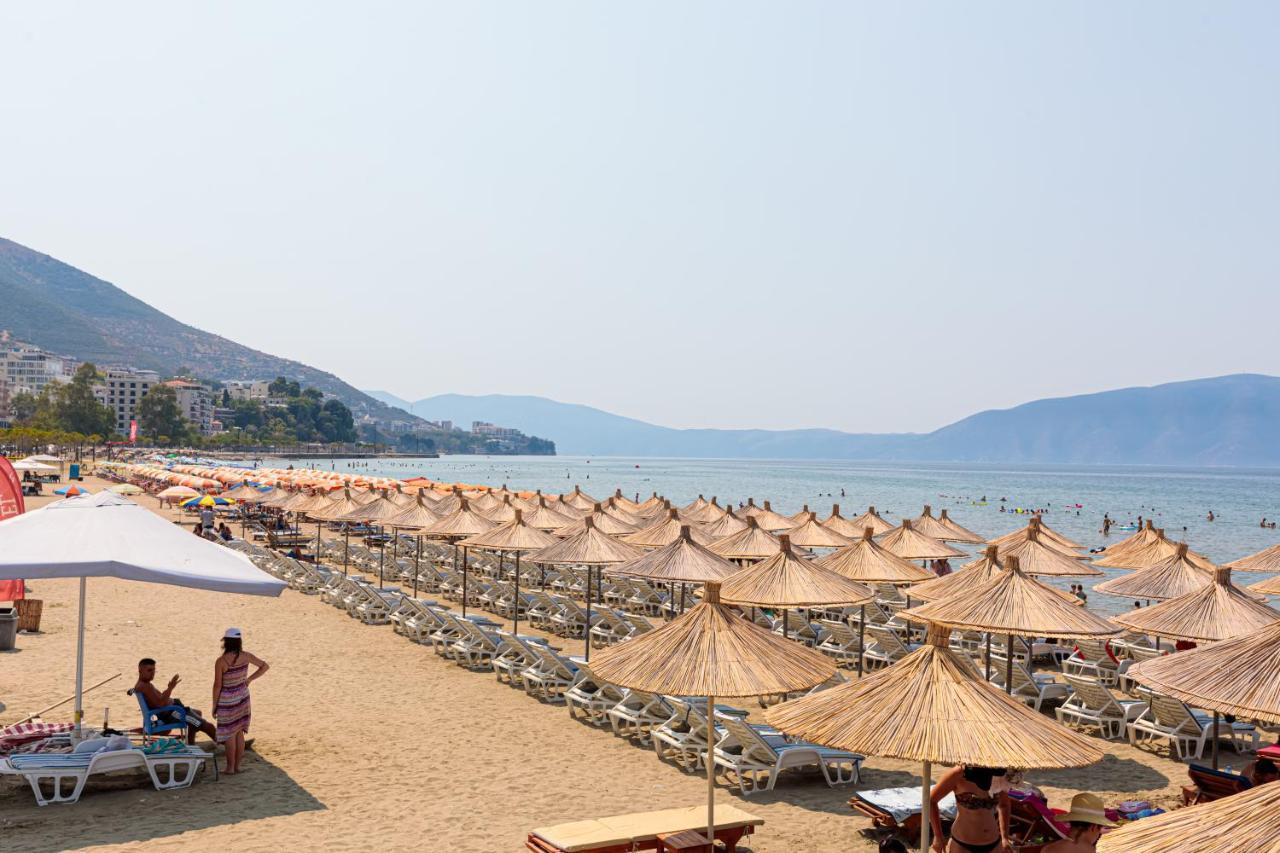 Hotel Aglon Vlorë Екстериор снимка