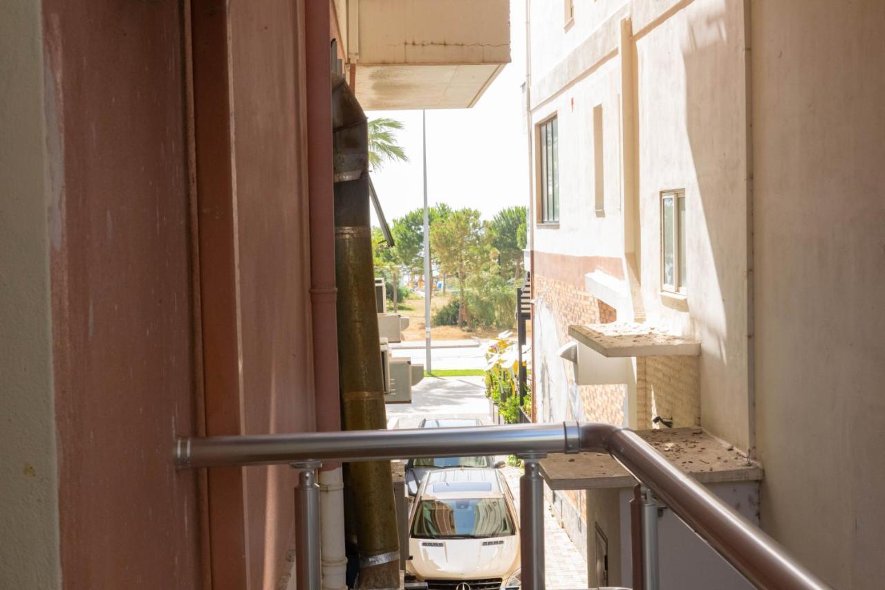 Hotel Aglon Vlorë Екстериор снимка