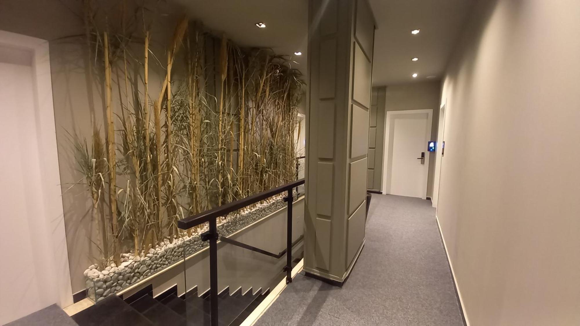 Hotel Aglon Vlorë Екстериор снимка